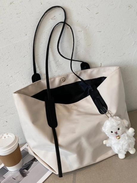 Totte Bag Tote Bag Stylish Elegant  MV601339   6 cr7476white_idr_95_000_material_pu_23x17x30_0_3kg