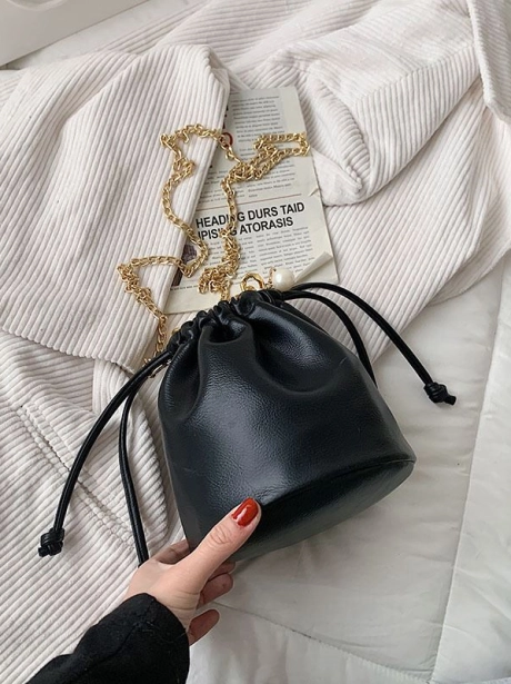 Sling Bag Tas Selempang Serut Remaja Elegant MV7012503  7 ~item/2021/11/10/jt12503_idr_158_000_material_pu_size_l16xh16xw16cm_weight_300gr_color_black