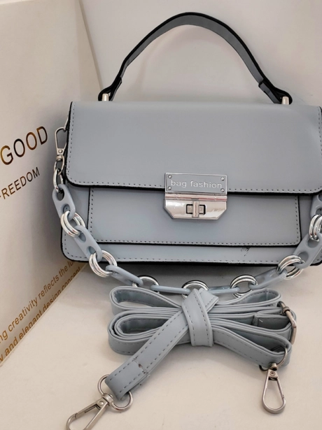 Sling Bag Tas Selempang Elegant Fashion MV601925  2 ~item/2021/11/2/lt1925_sale_idr_74_000_bahan_pu_ukuran_p22xl9xt14cm_berat_0_55kg_ada_talpan_blue