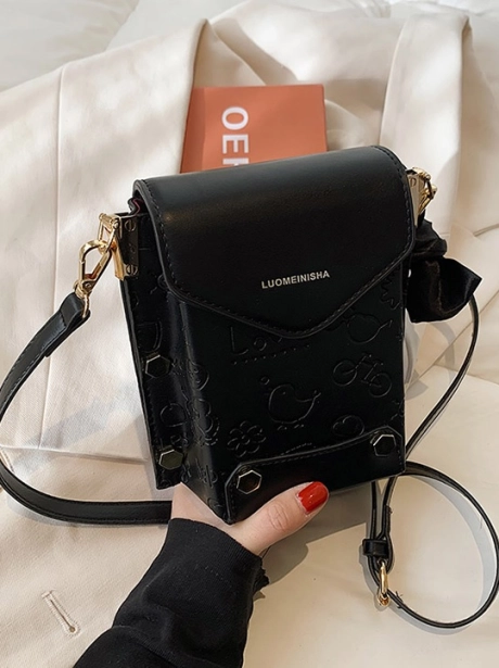 Sling Bag Tas Sling Phone Fashion Elegant Kekinian MV111878  2 ~item/2021/11/24/gt1878_black_idr_110_000_bahan_pu_ukuran_p16xl10xt16cm_berat_380gram