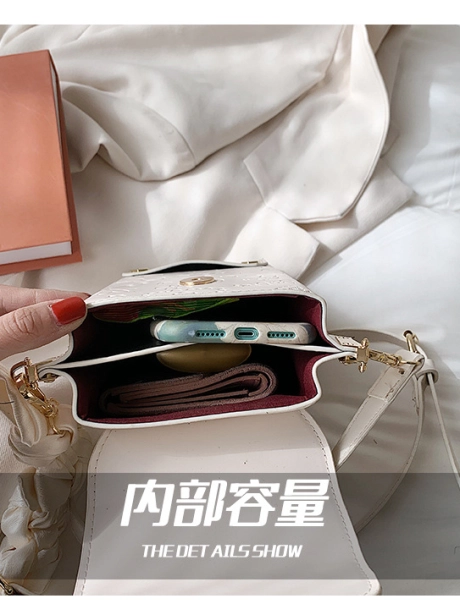 Sling Bag Tas Sling Phone Fashion Elegant Kekinian MV111878  5 ~item/2021/11/24/gt1878_detail_idr_110_000_bahan_pu_ukuran_p16xl10xt16cm_berat_380gram_1