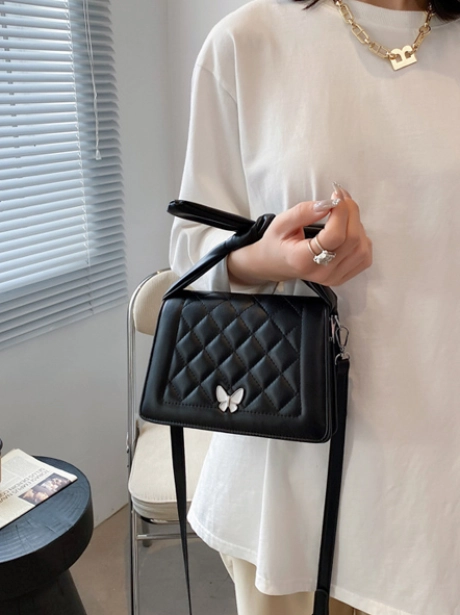 Sling Bag Tas Selempang Fashion Butterfly MV303149  1 ~item/2021/11/8/bq3149_black_idr_112_ooo_bahan_pu_ukuran_t14xp20xl9cm_berat_0_4kg_include_tali_panjang