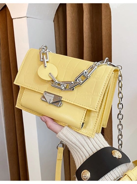 Sling Bag Tas Selempang Fashion Kekinian MV707650  3 ~item/2021/9/23/jtf7650_idr_70_000_material_pu_size_l20xh14xw8cm_weight_500gr_color_yellow