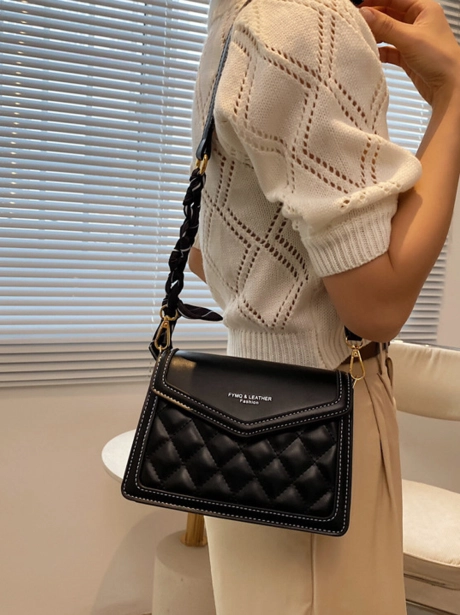 Sling Bag Tas Selempang Stylish Cantik MV303118  4 ~item/2021/9/29/bq3118_black_idr_126_ooo_bahan_pu_ukuran_t16xp24xl8cm_berat_0_5kg_include_tali_panjang