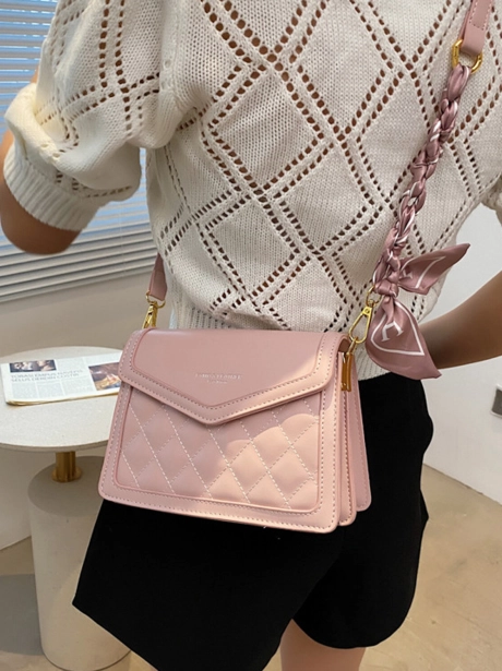 Sling Bag Tas Selempang Stylish Cantik MV303118  3 ~item/2021/9/29/bq3118_pink_idr_126_ooo_bahan_pu_ukuran_t16xp24xl8cm_berat_0_5kg_include_tali_panjang