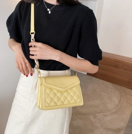 Sling Bag Tas Selempang Stylish Cantik MV303118  ~item/2021/9/29/bq3118 yellow idr 126 ooo bahan pu ukuran t16xp24xl8cm berat 0 5kg include tali panjang