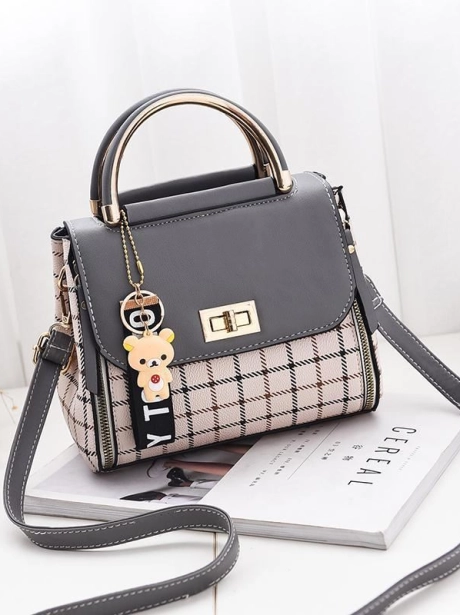 Hand Bag Hand Bag Fashion Cantik Elegant MV701024  2 ~item/2021/9/29/jtf1024_idr_68_000_material_pu_size_l20xh15xw11cm_weight_600gr_color_gray